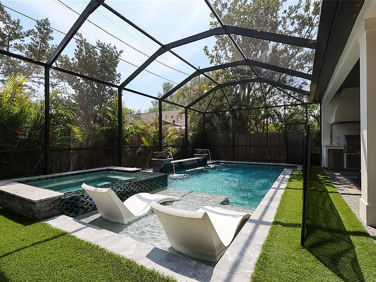 2402 W Parkland Blvd — Photo 40