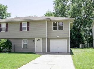 303 NW 62nd Ter, Kansas City, MO 64118