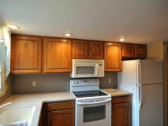 3rd image of 827 Millbridge Ave