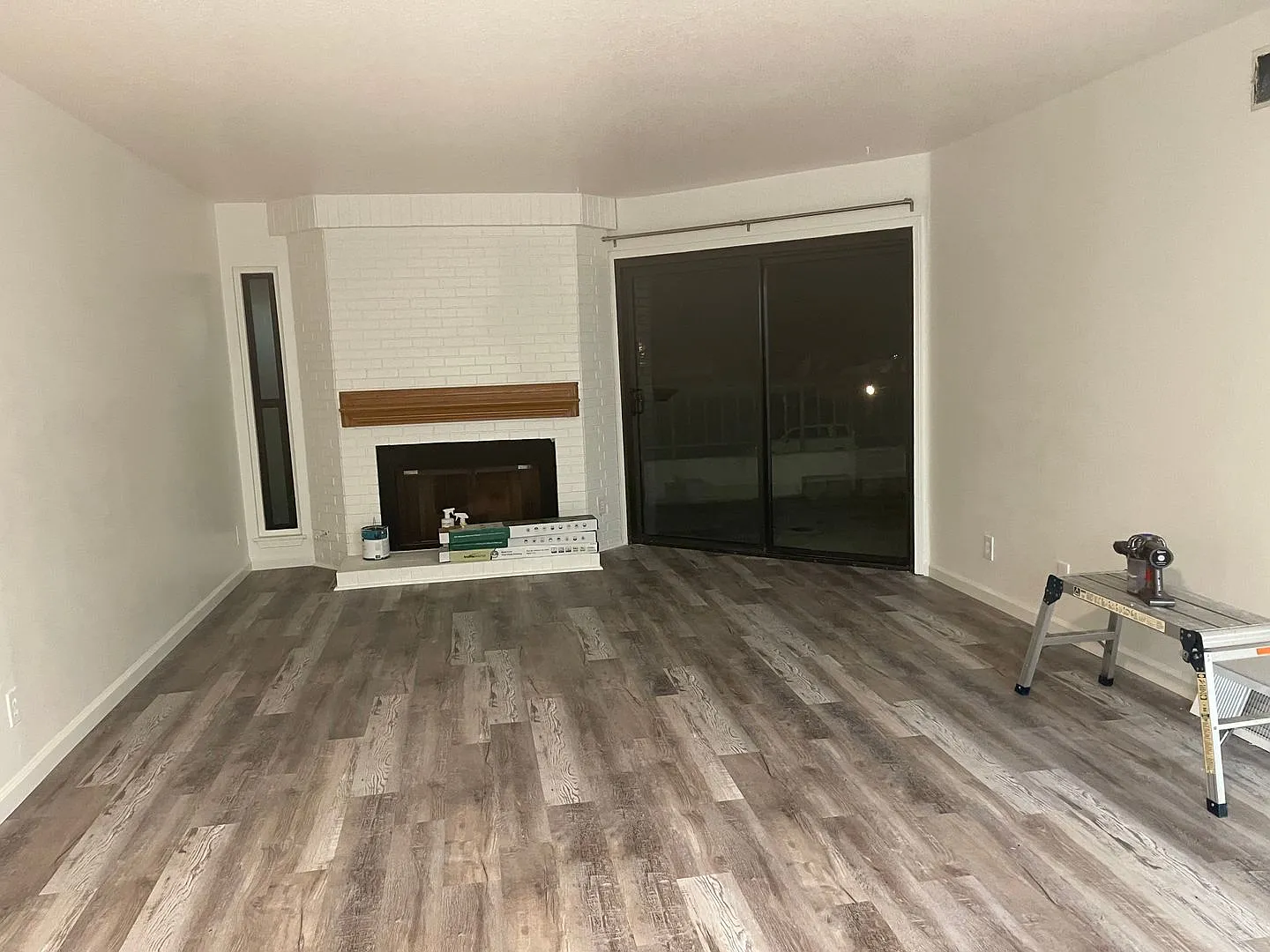 Spacious Renovated 1-Bedroom at Villas del Rey — Photo 3