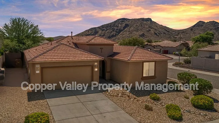 5511 W Desperado Way — Photo 1