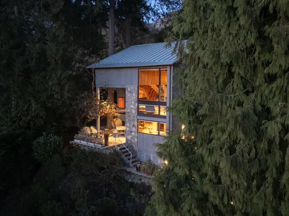 5757 Telegraph Trl, West Vancouver, BC V7W 1R5