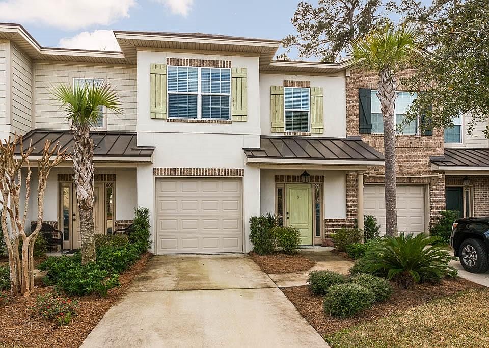 1st image of 607 Reserve Ln