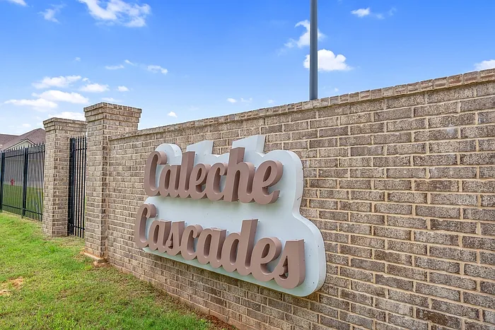 3 bed, 2.0 bath, 1302 sqft, $2,000 — Photo 3