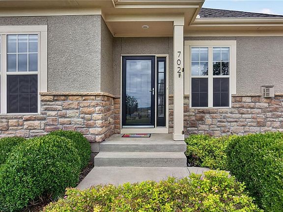 4th image of 2250 Lake Pointe Dr #702
