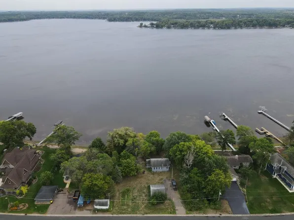 17051 Sunset Ave, Shakopee, MN 55379