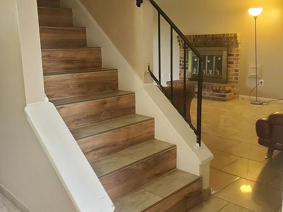 5th image of 603 Coolwood Dr