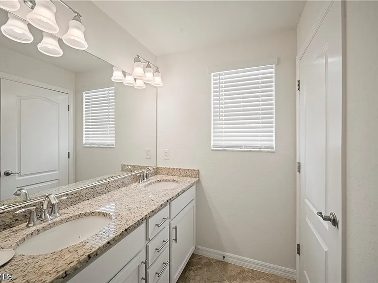 4234 Bluegrass Dr — Photo 16