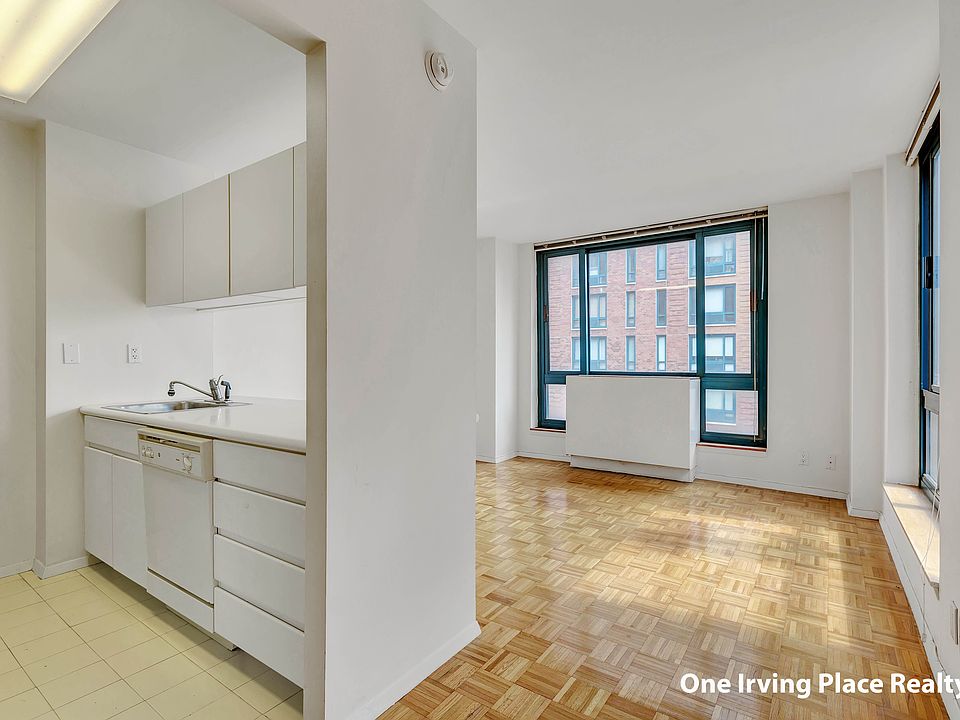 1st image of 1 Irving Pl APT U15g