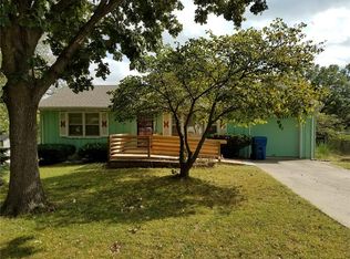 7203 N Forest Ave, Gladstone, MO 64118