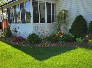 120 Parkway Dr, Davison, MI 48423