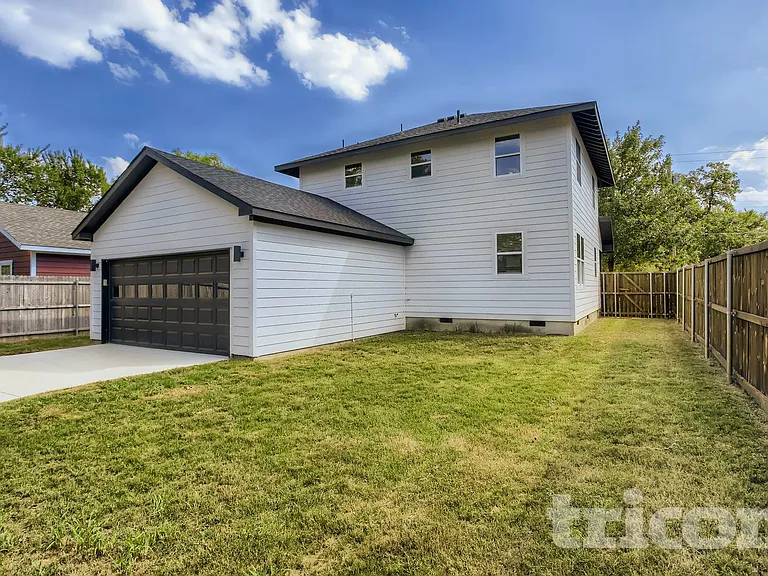 1723 Shaw St — Photo 17