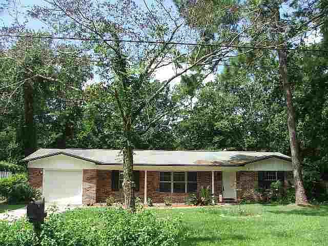 1st image of 2210 Woodlawn Dr #0