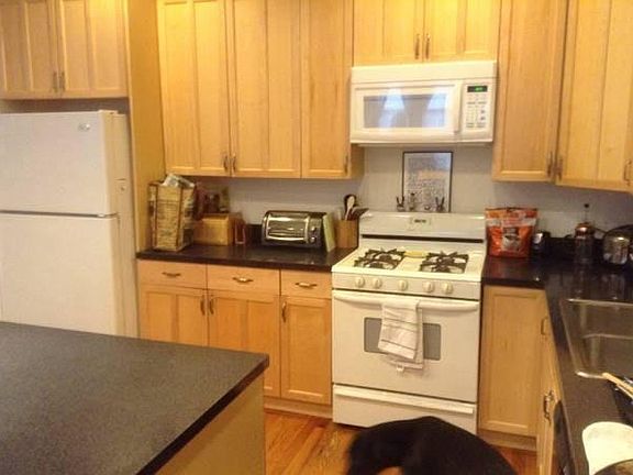 2nd image of 955 N Wolcott Ave #2