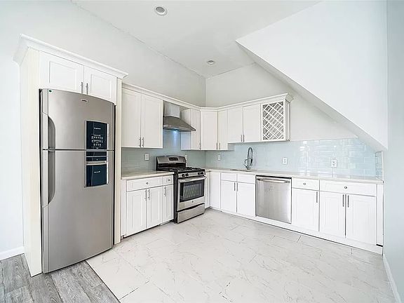 5th image of 91 Palisade Ave #2