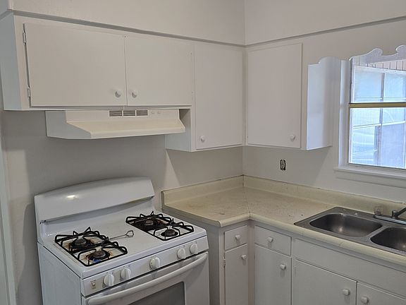 4th image of 5311 Santa Cruz St
