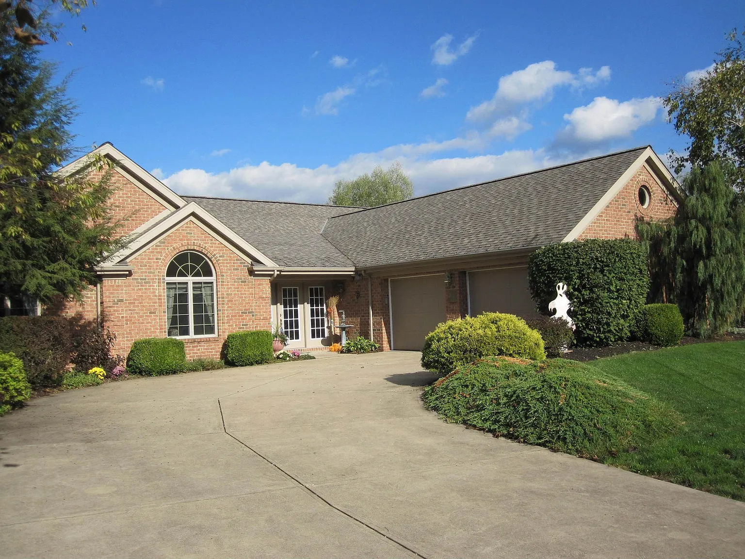 111 Dyers Stone Dr photo 1