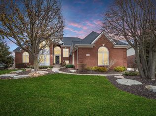 54392 Pelican Ln, Shelby Township, MI