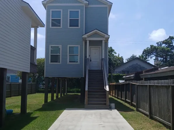 1115 32nd St #B, Galveston, TX 77550