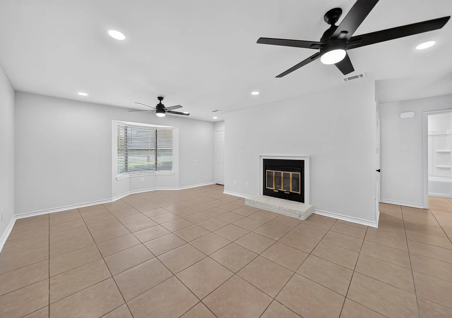 3803 CR 149 — Photo 3