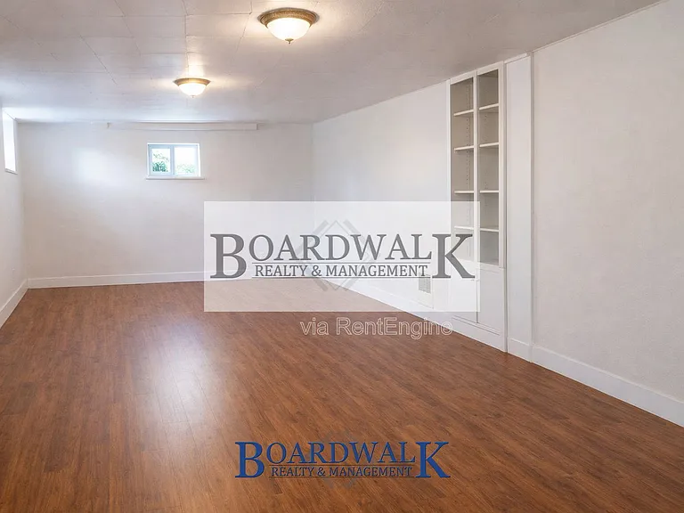 2725 S Lake St #2 — Photo 8