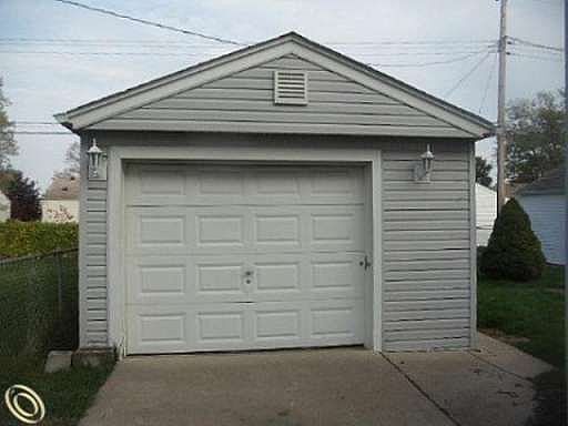 3rd image of 3579 21st St