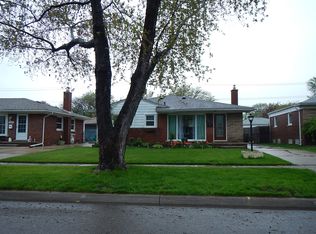 24417 Harmon St, Saint Clair Shores, MI 48080
