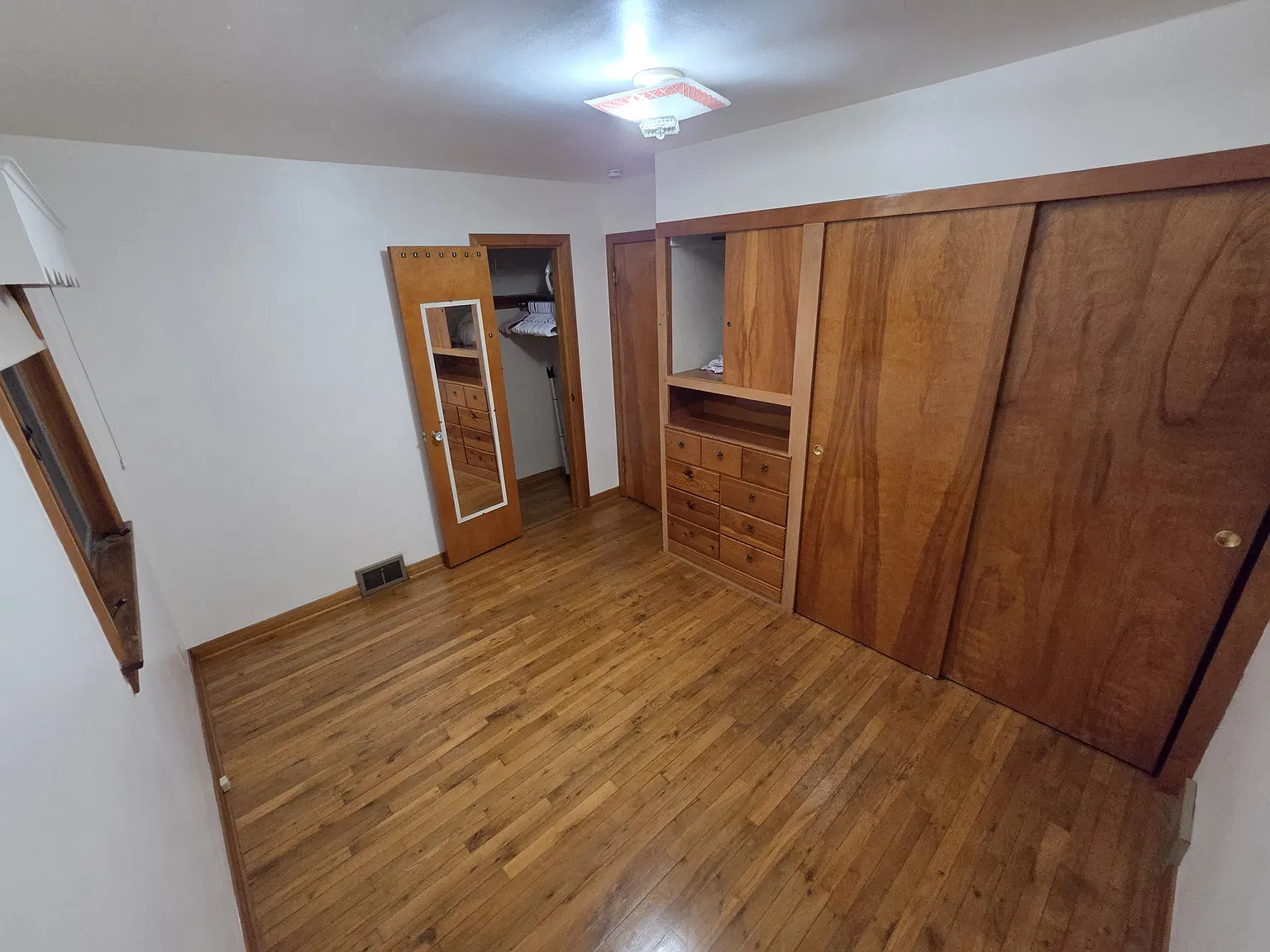 3 bed, 1.5 bath, $1,200 — Photo 4