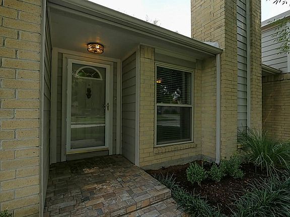 3rd image of 1207 Piney Woods Dr