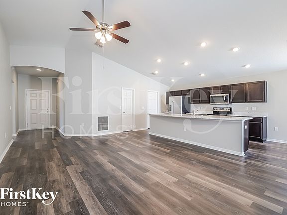 4th image of 911 Kingfisher Dr