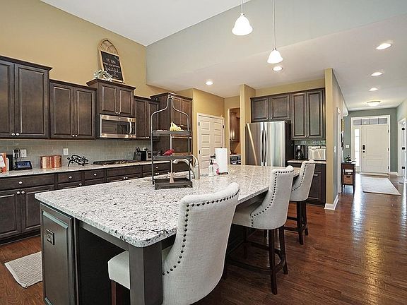 4th image of 7566 Marsh Creek Ln