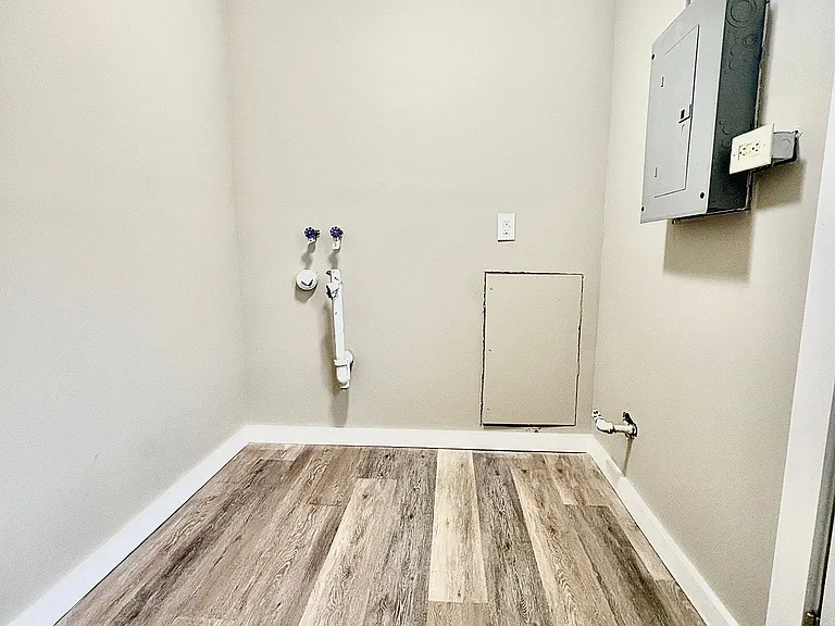 812 Jackson St — Photo 18