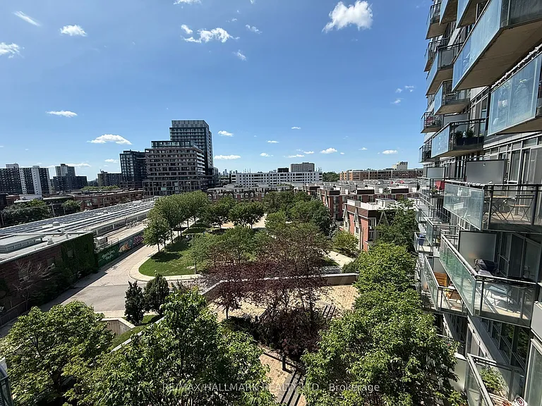38 Joe Shuster Way W #709 — Photo 20
