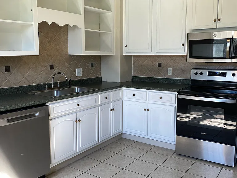 505 S Beaty St — Photo 16