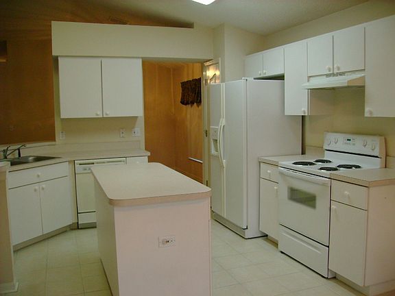 All kitchen appliances Stay, Center Island