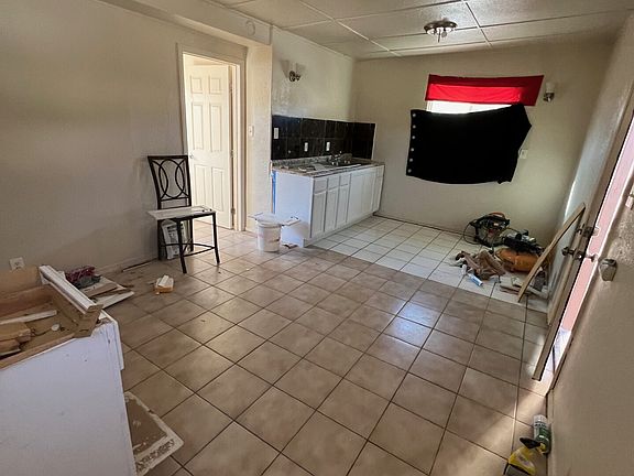 4th image of 650 W Buena Vista St APT 4