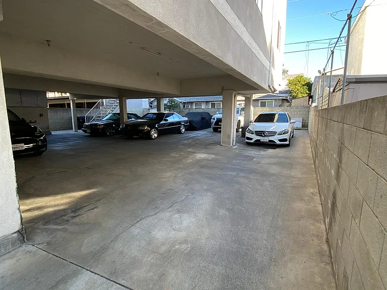 1760 N Alexandria Ave #1/2 — Photo 5