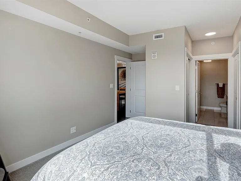 32 Varsity Estates Cir NW #102 — Photo 18