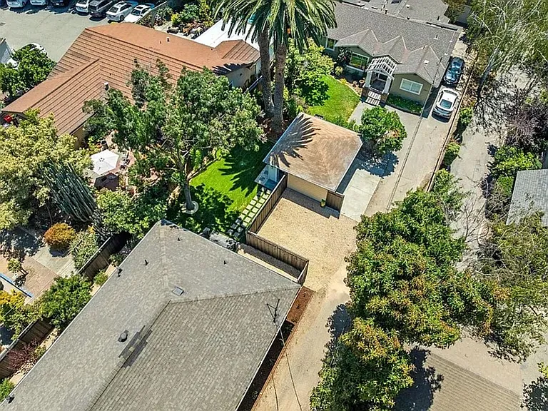 1081 Bird Ave — Photo 11