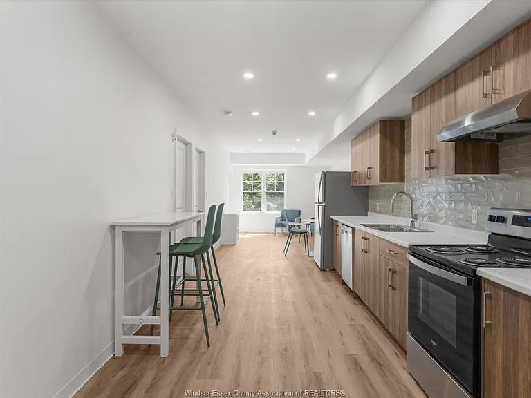 185 Randolph Pl — Photo 27