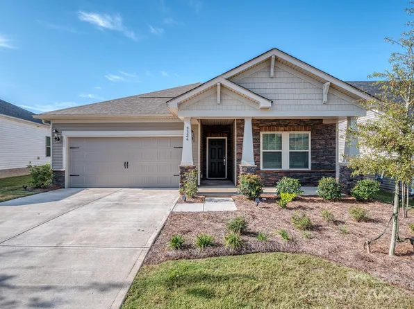 9326 Festival Way, Charlotte, NC 28215
