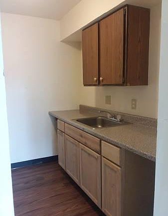3rd image of 110 Griffiths St APT 1