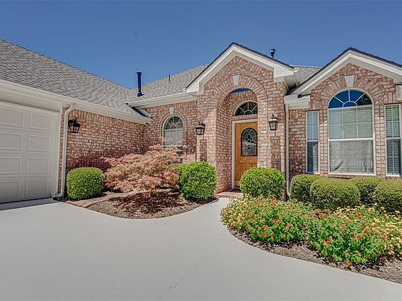 5th image of 4301 Lauren Ln