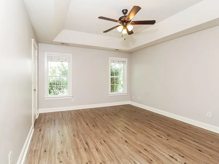 1909 Olsen Ln — Photo 10
