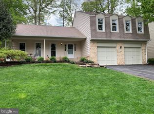 7037 Flax St, Springfield, VA 22152