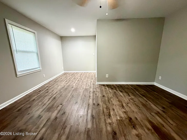 1529 Stonewall Way — Photo 6