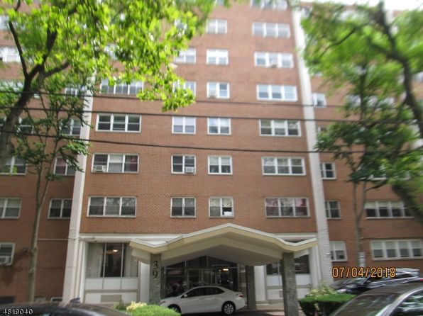 39 E 39th St #D