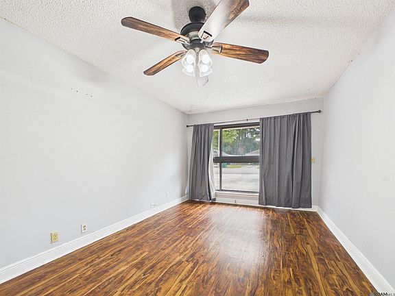 5th image of 1027 Bruce Dr