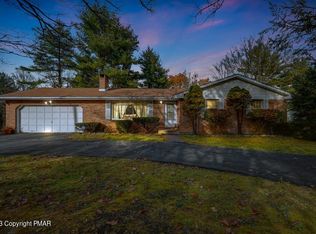 2567 Ridgeway Dr, Sciota, PA 18354