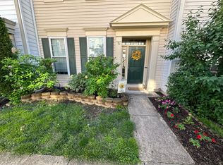 25484 Freda Ln, Chantilly, VA 20152